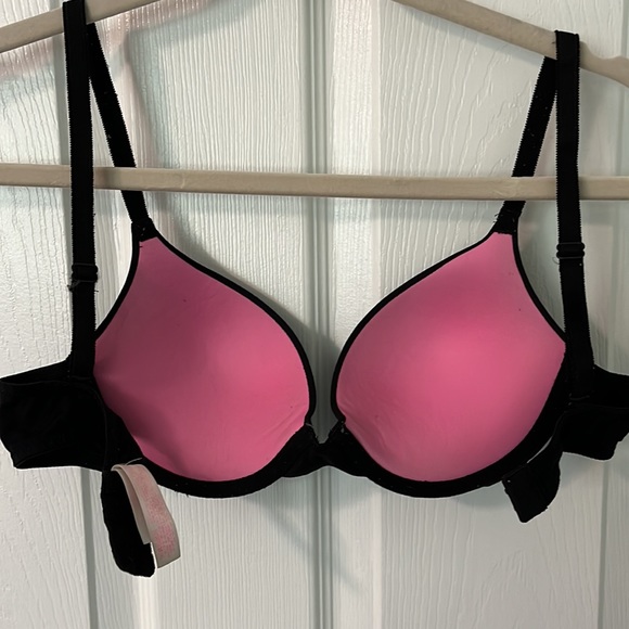 Pink Victoria’s Secret bra - Picture 2 of 3